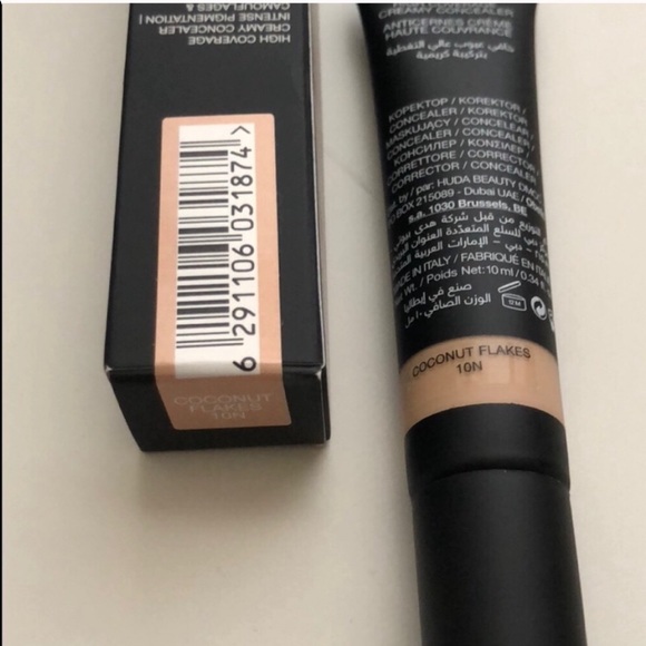 Huda Beauty Concealer - Picture 3 of 3